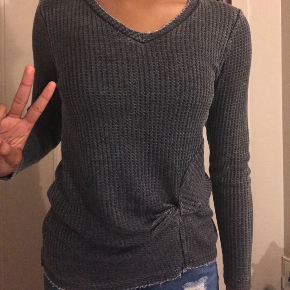 gray knitted long sleeve